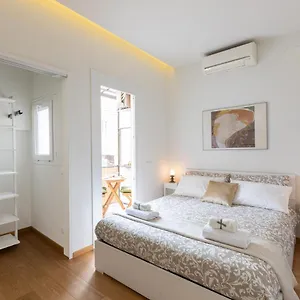 https://trevi-rome-central-house.it-romehotels.com